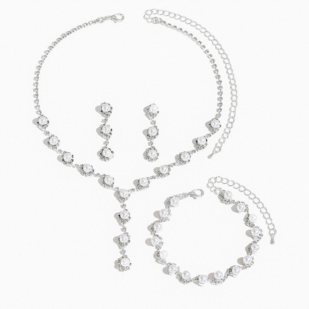 Trendy Women's Necklace Set Creative Personalized Jewelry Bridal Accessories