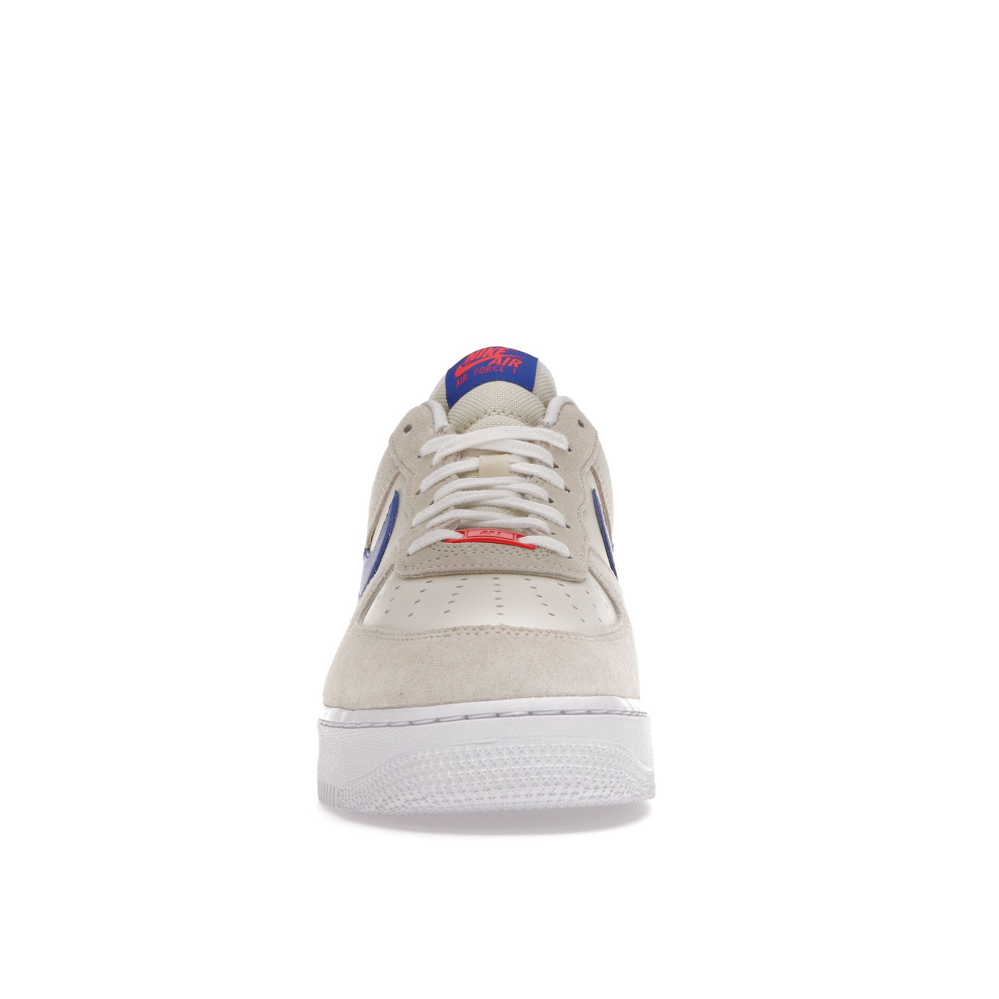 Мужские кроссовки Nike Air Force 1 07 LV8 Coconut Milk Hyper Royal кремово-белые — фото 3