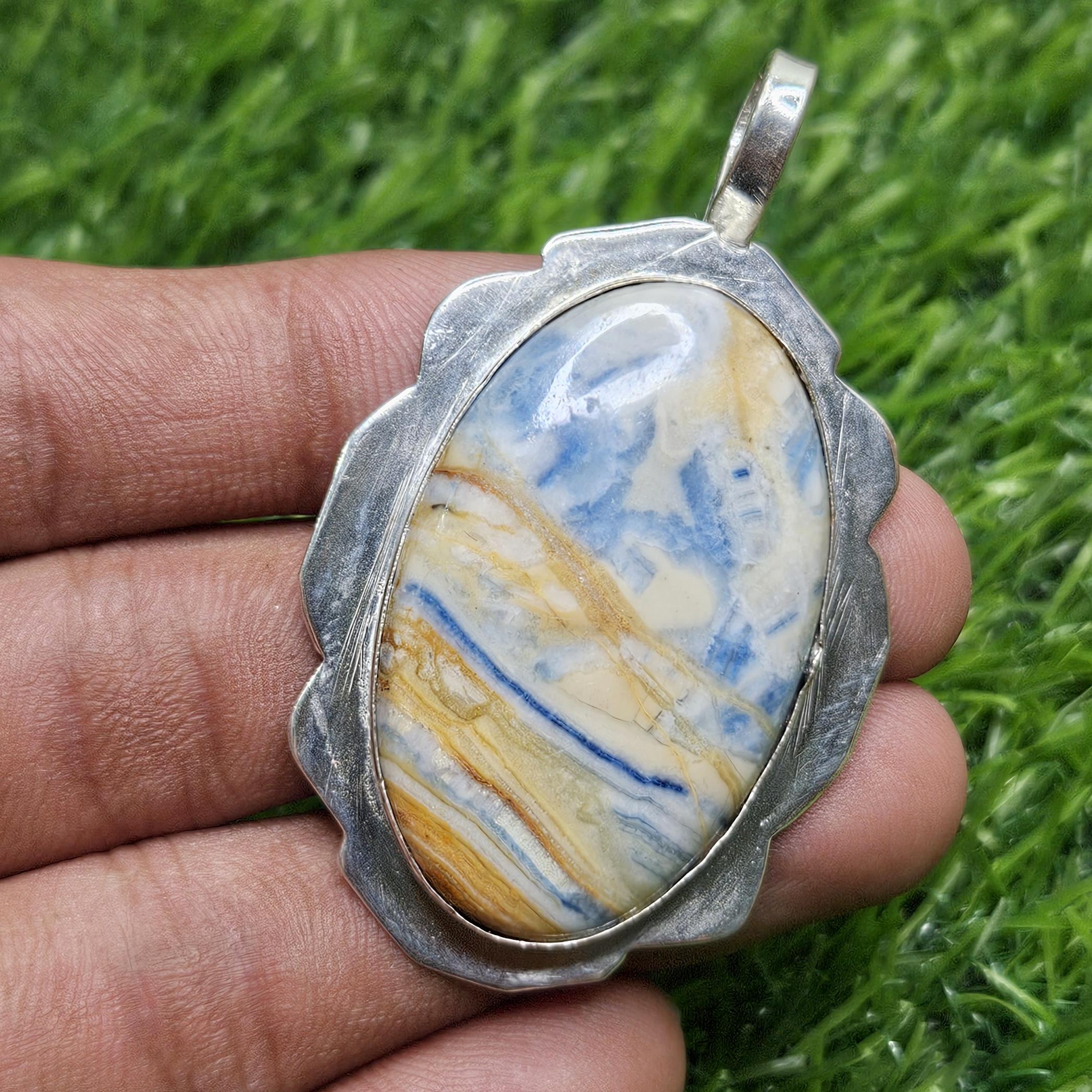 

Натуральный голубой шеелит кулон серебро 925 пробы кулон с драгоценным камнем кулон овальной формы подарок для нее синий