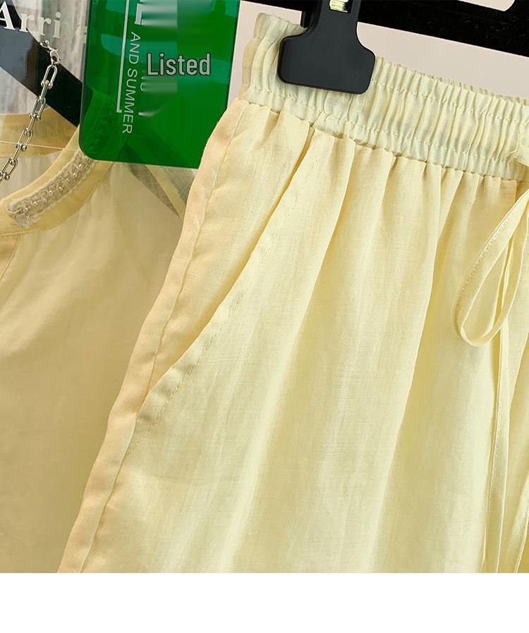 Damen lässiger Anzug aus Baumwolle-Leinen mit Perlen: Kurzarmhemd & Vielseitige Shorts