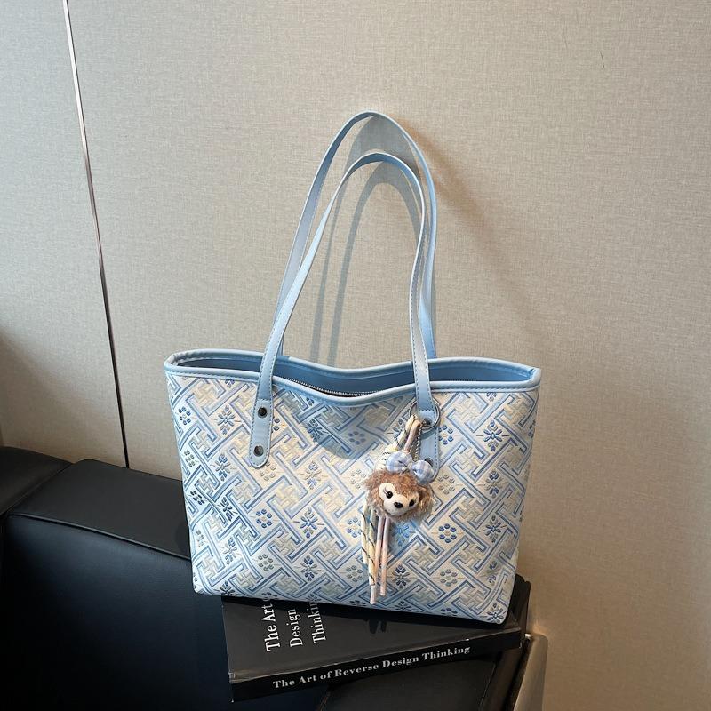 Large-capacity Bag Women's Summer Versatile New Casual Shoulder Bag Premium Texture Commuter Tote Bag