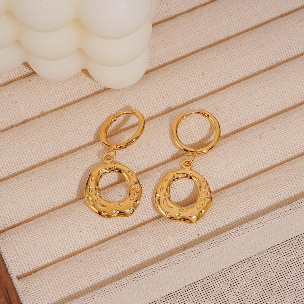 Gold-Plated Textured Stainless Steel Round Earrings, High-End Light Luxury, Versatile Jewelry for Women