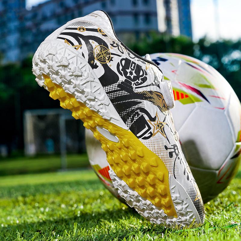 Football Shoes boys Professional Soccer Cleats Teenager's Non-Slip Outdoor Grass Training Sneakers Wholesale Footwear  New