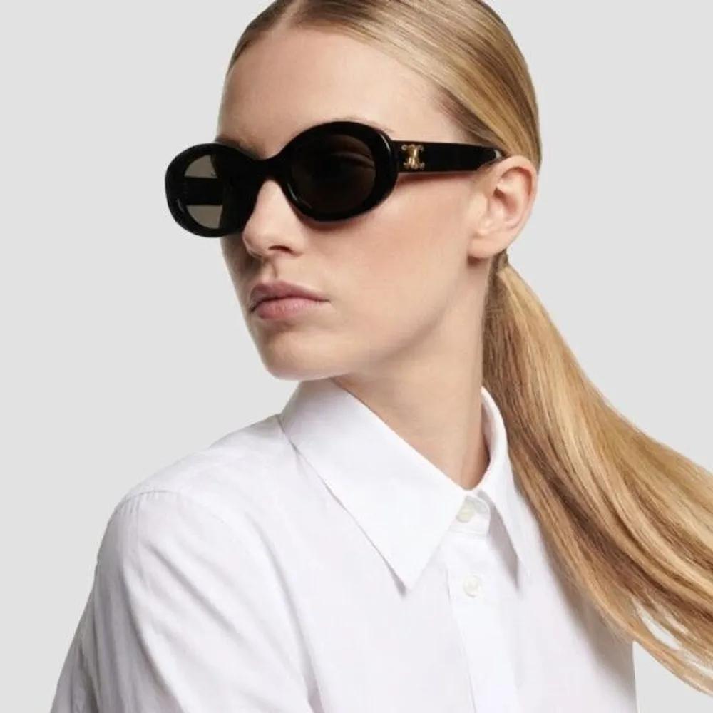 

[Celine] Triomphe Triomphe 01 Sunglasses Black CL40194U 01A 52