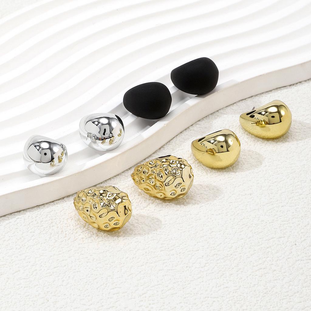 Boucles d'oreilles puces vintage brillantes en métal épais en forme de goutte d'eau Mode Créatif Plissé Goutte d'eau Bijoux de Fête Élégants pour Femmes