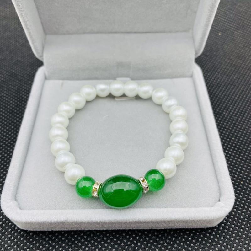 Synthetic imitation pearl women s bracelet bracelet Mother s Day gift pearl bracelet for mother elders temperament versatile jewelry bracelet