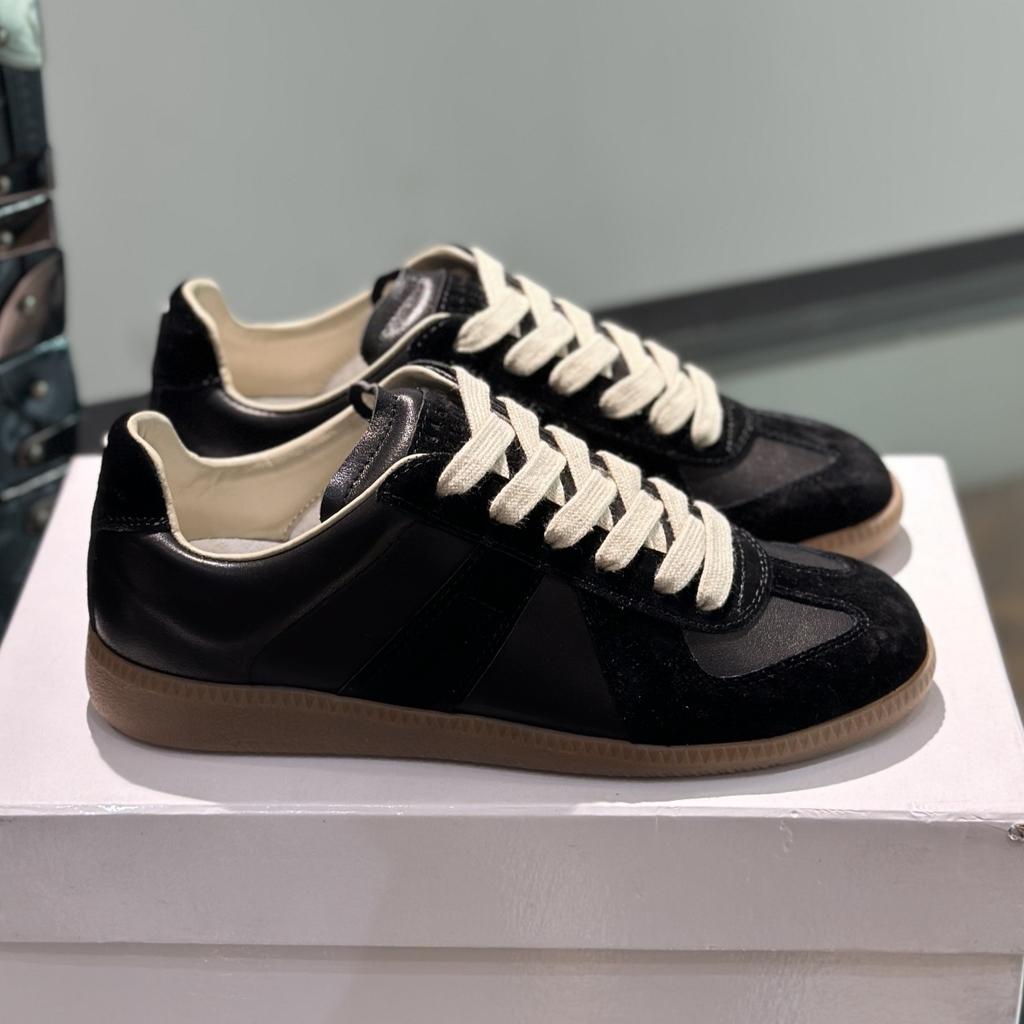 Couple's Retro Soft-soled Genuine Leather Versatile Casual Sneakers with Straps and Flat Sneakers