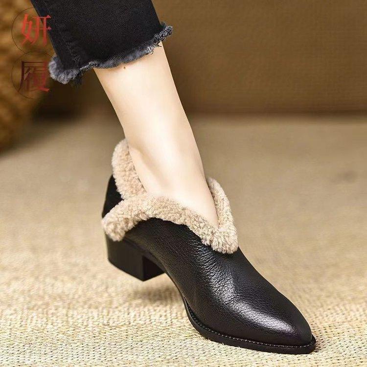 Winter velvet thickened Martin boots new cotton boots soft leather short boots medium heel short snow winter boots 35