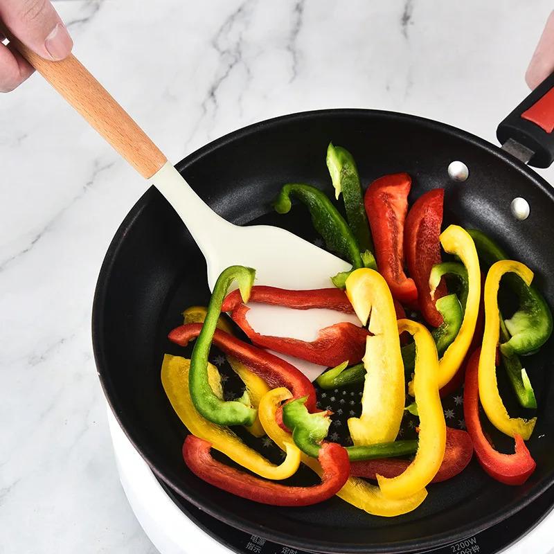 1/3Pcs Silicone Kitchen Tools Wooden Handle Kitchenware Set Non stick Pot Wooden Handle Silicone Scoop Kitchen Utensils Set