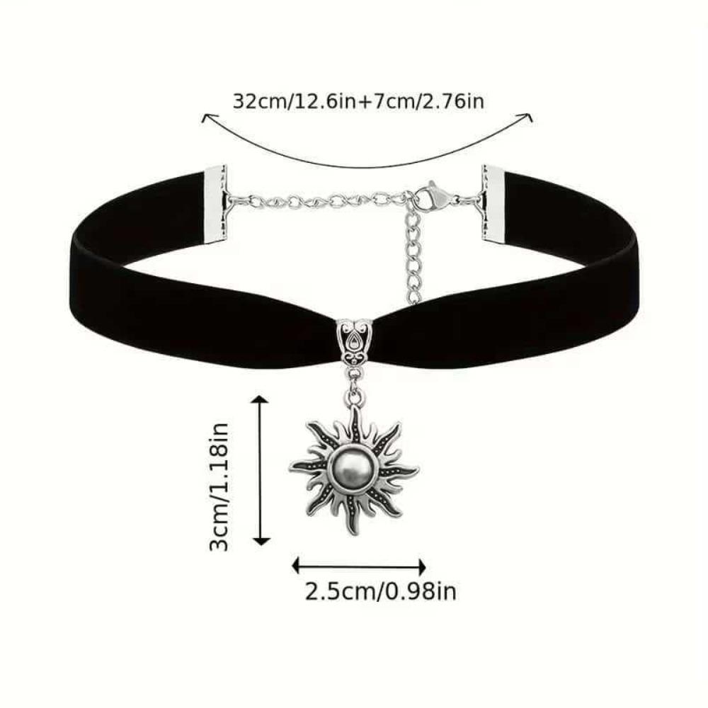 Retro Bohemian Sliver Color Sun Pendant Necklace Black Velvet Choker for Women Gothic Punk Halloween Party Jewelry Accessories