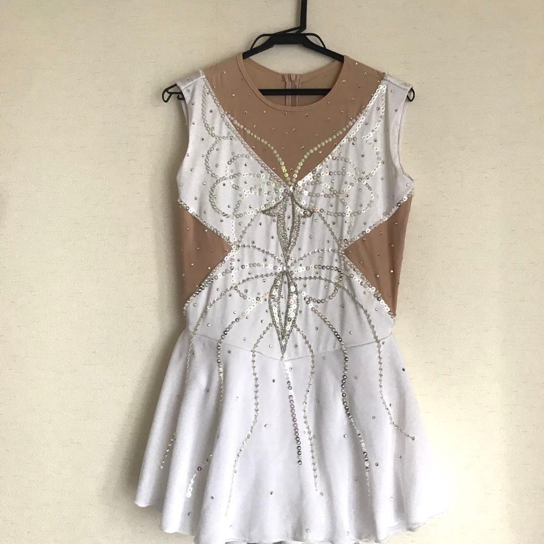 

[USED] White sequined figure skating costume