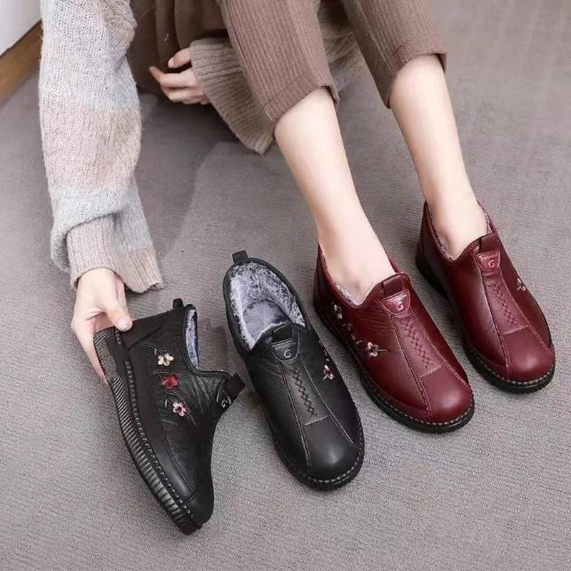 Winter Boots Women Soft Leather Waterproof Warm Plush Fur Snow Boots Women Casual Lightweight Flat Heels Ankle Boots Female Shoe
