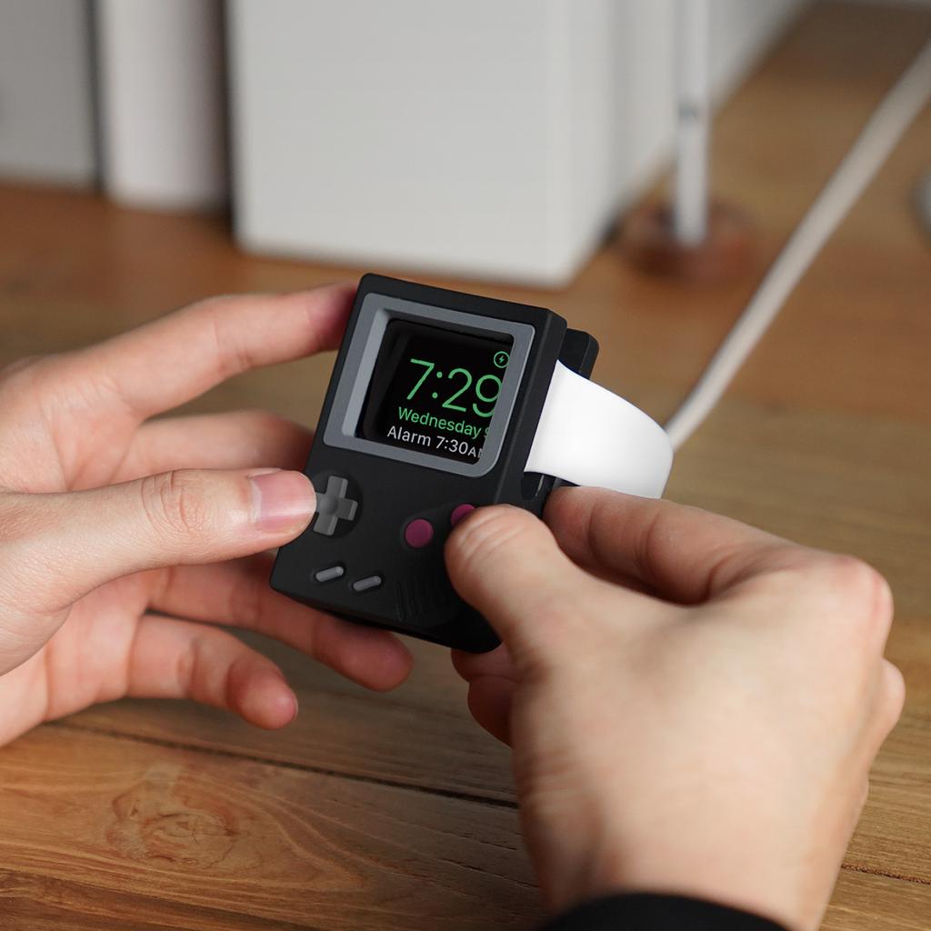 Silicone Holder For iWatch Charger Stand For Apple Watch 8 7 6 5 4 3 SE 45MM Charging Dock Desktop Retro Game Console Design