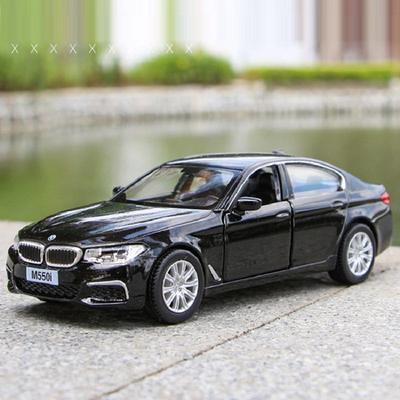 5palcová simulace kovového auta Vynikající odlitek a hračka BMW M550i Limuzína RMZ city 1:36 dárků ze slitinových modelů pro děti