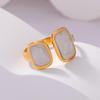 Anello in Acciaio Titanio Placcato Oro - Elegante Stile Ins da Donna con Sensazione di Alta Gamma e Design Semplice, Influenza Europea e Americana.