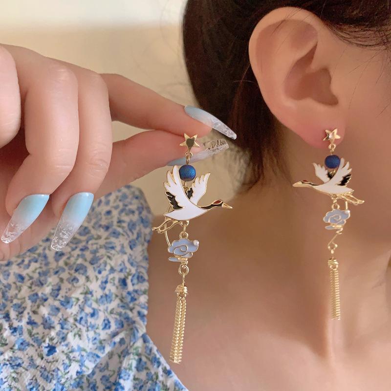 Chinesischer Stil Wolkenkranich Hängeohrringe für Damen Asymmetrisch Langer Quaste Niedlicher Hase Blume Cartoon Ohrring Party Schmuck Geschenk