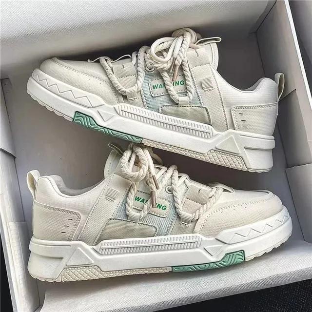 New Men's Skateboard Shoes Canvas Comfortable Thick Soled Platform Shoes Men's Casual Vulcanized Sports Shoes Student Shoes