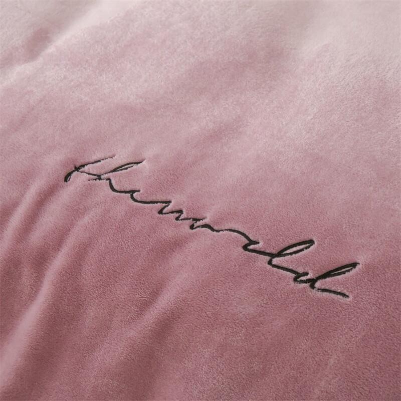 Yuzhaolin bestickte Milchfleece-Decke