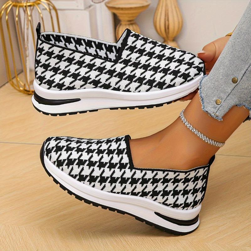 Lightweight Breathable Women's Slip-On Running Shoes Houndstooth Pattern Casual Sneakers with TPR Sole for All-Season Outdoor Walking