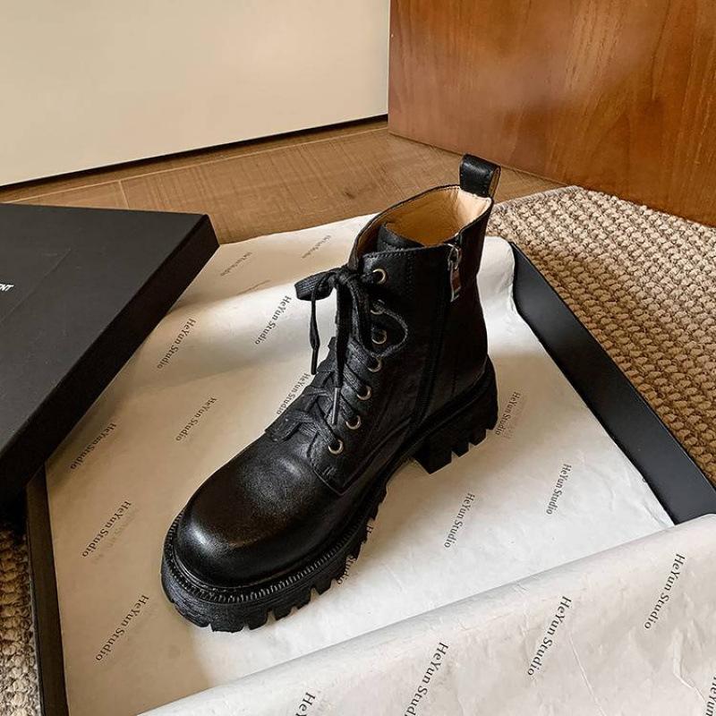 Autumn and winter women's leather boots solid color leather large size women's boots side zipper thick-soled non-slip Martin boots cowhide low boots