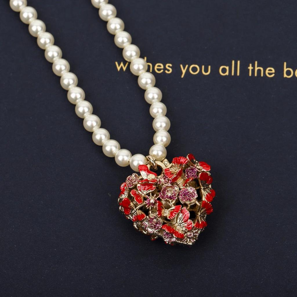 2024 Latest Hot Brand Trend Women's Necklace Luxury Jewelry For Women Fashion Heart Designer Pendant Pearls Lady Party Necklace