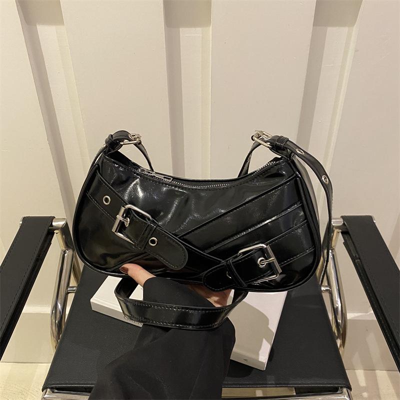 Fashion High Sense Underarm Bag Women's 2025 Spring and Summer New Locomotive Bag Niche Simple Commuter Shoulder Bag