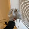Diamond-encrusted drawstring bucket bag women's new bright diamond rhinestone full diamond bag popular high-end chain messenger bag