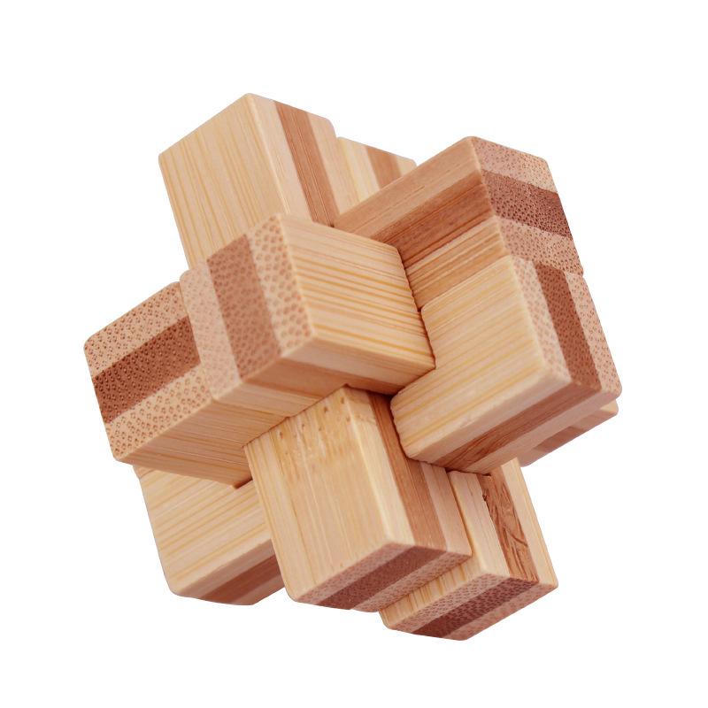 Mini Kongming Bamboo Lock: Compact 4.5 Cm Wooden Puzzle Toy for Intelligence and Dexterity Development.