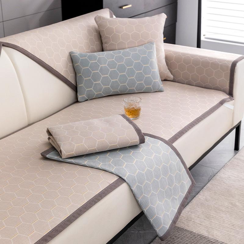 

Прохладный бамбуковый коврик для дивана, летняя нескользящая подушка из ледяного шелка в скандинавском стиле, летняя простая современная подушка для дивана, подушка для сиденья 60*60