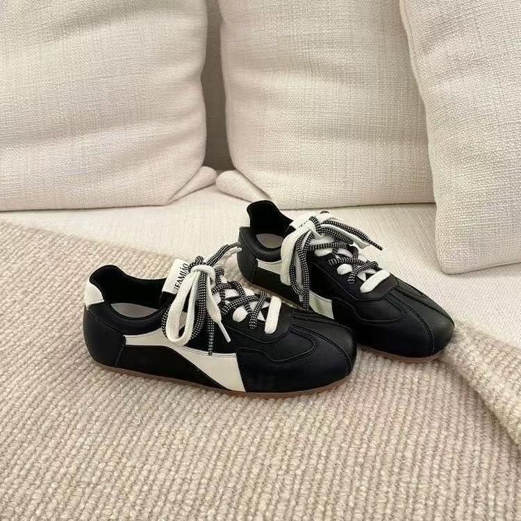 Fashion 2025 New Retro Lacing Breathable Women's Thick Bottom Pleated Casual Sneakers White Shoes