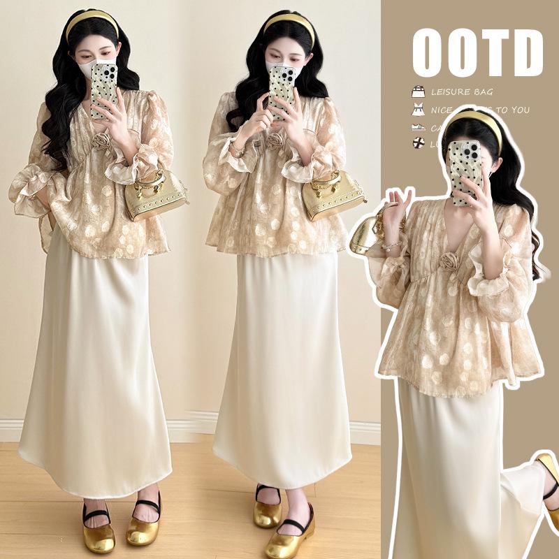 

In-Stock: 3D Rose V-Neck Long Sleeve Shirt + Satin Mermaid Skirt with Belly Support L