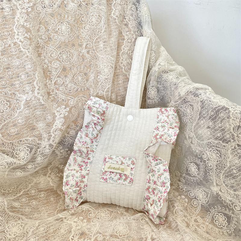 

Quilted Sweet Floral Small Handbags for Women Patchwork Ladies One-shoulder Wrist Bags Light Portable Female Clutch Purse Pouch рожевий