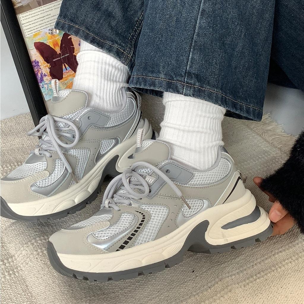 Versatile thick-soled women's spring and autumn small people increase their height, new fried street European sports and leisure shoes