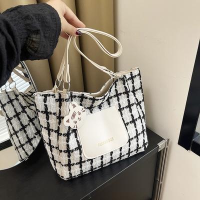 Summer Fashion New Women's Tote Bag Fashion Versatile Trend Student Large Capacity Shoulder Bag