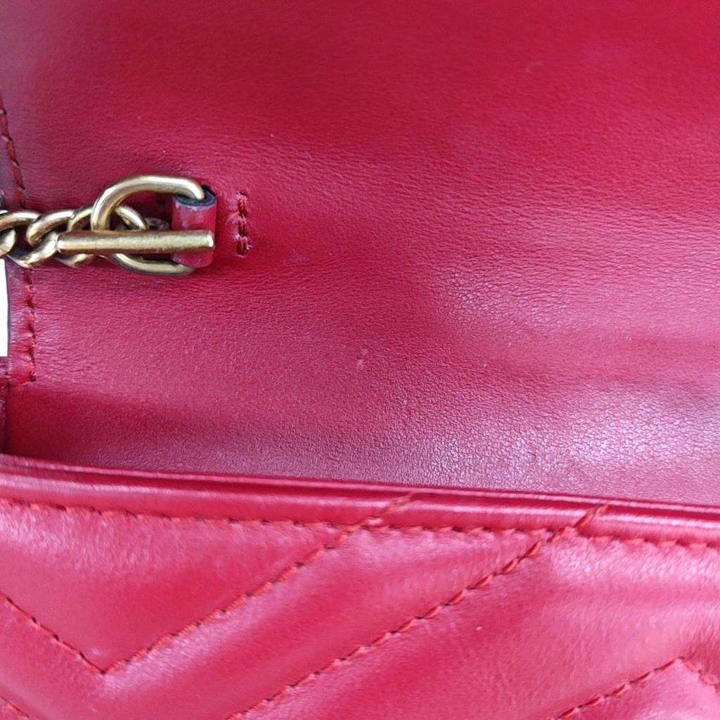 [Gebraucht] GG Marmont Vintage Metalllogo gesteppte Leder Mini-Schultertasche - Gut #1IN4GBI