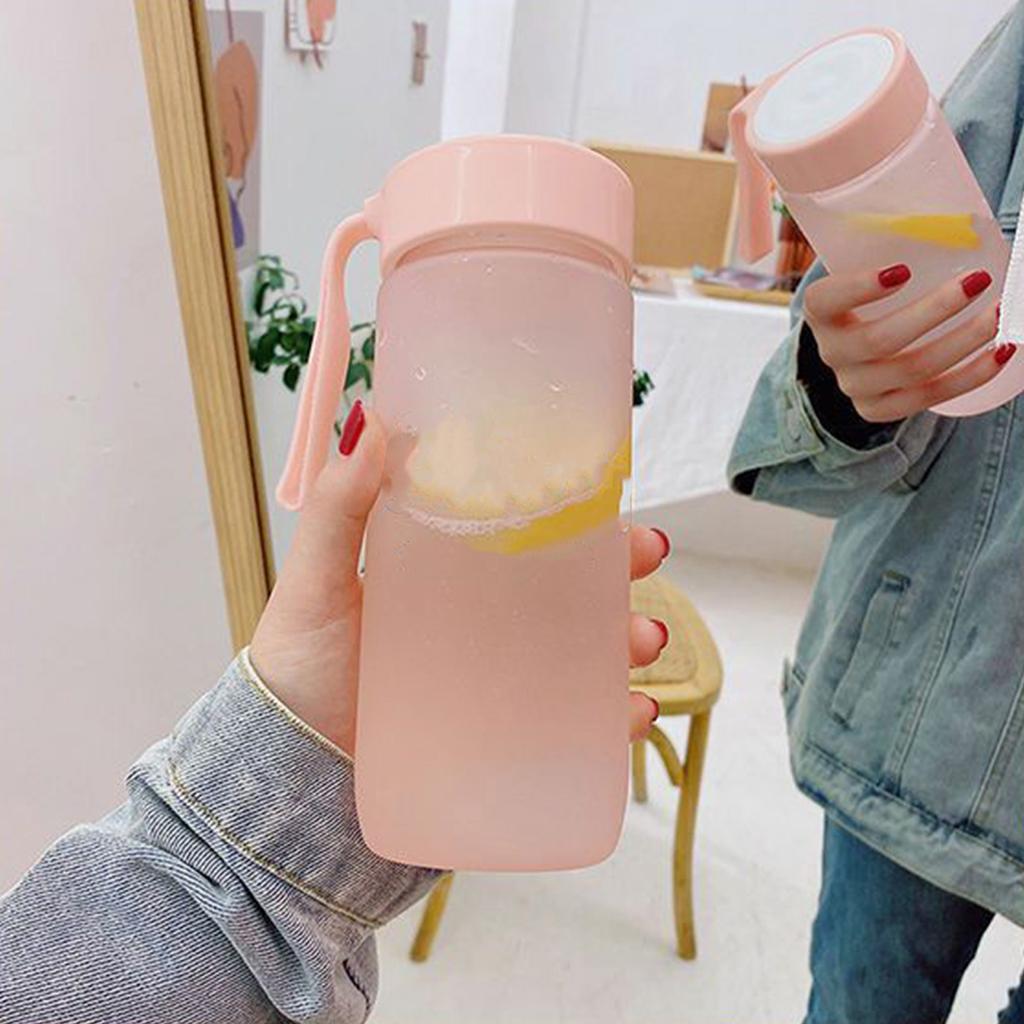 Plastic Water Bottle 600ml Leakproof Matte Reusable Sports Water Bottle with Carry Strap for Fitness Gym School Travel