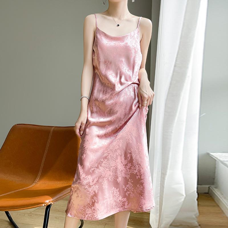 Women's Spring and Summer Lean Jacquard Halter Dress with A Line Collar To Show The Temperament of The Mid-length Dress