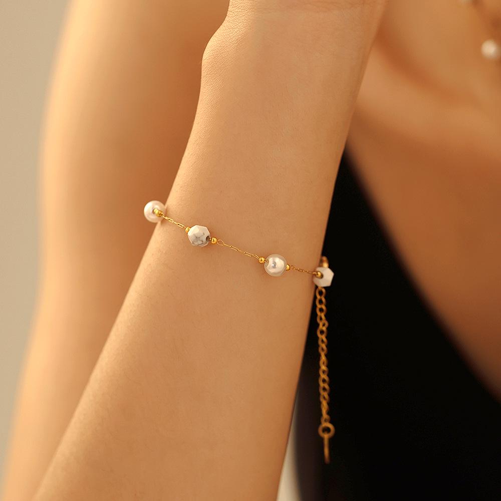 Europäische & Amerikanische Naturstein Perle Schlüsselbeinkette & Temperament Armband Set, Edelstahl Damen Nischen INS Stil