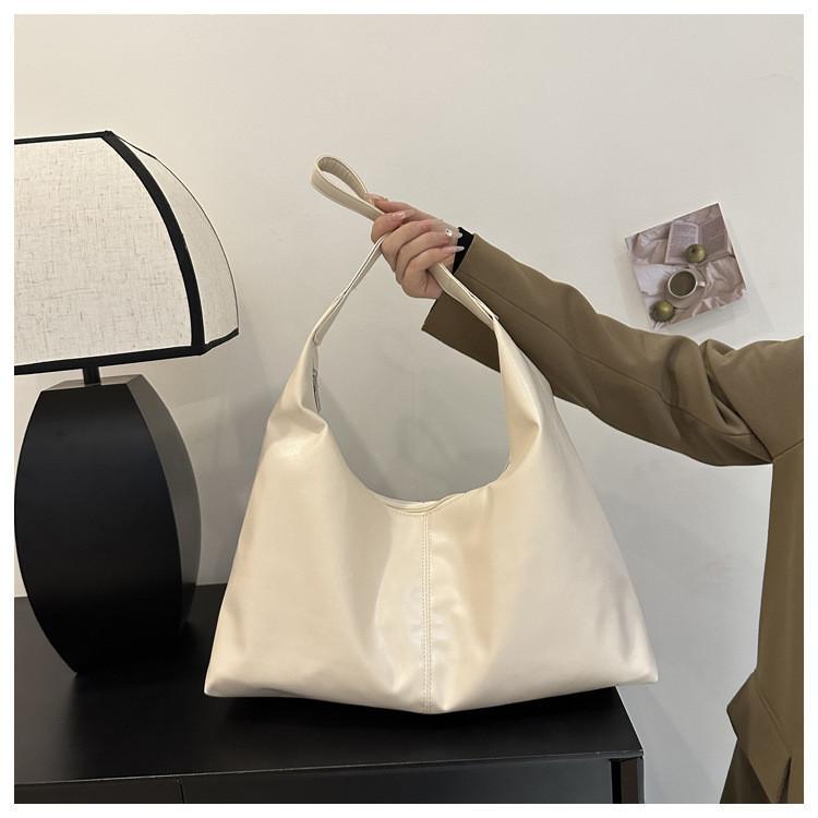 Fashionable Retro Pu Shoulder Bag Stylish Winter Commuter Tote Large Capacity