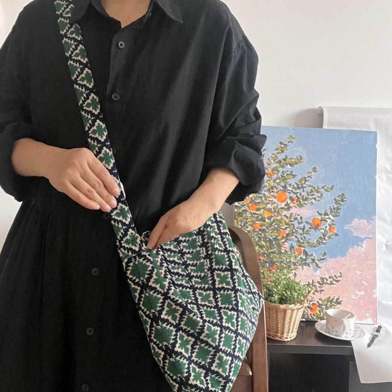 Niche Design 2024 New Retro Green Diamond-checked Corkwick Flannel Bag Women's Cross-body Shoulder Large Capacity