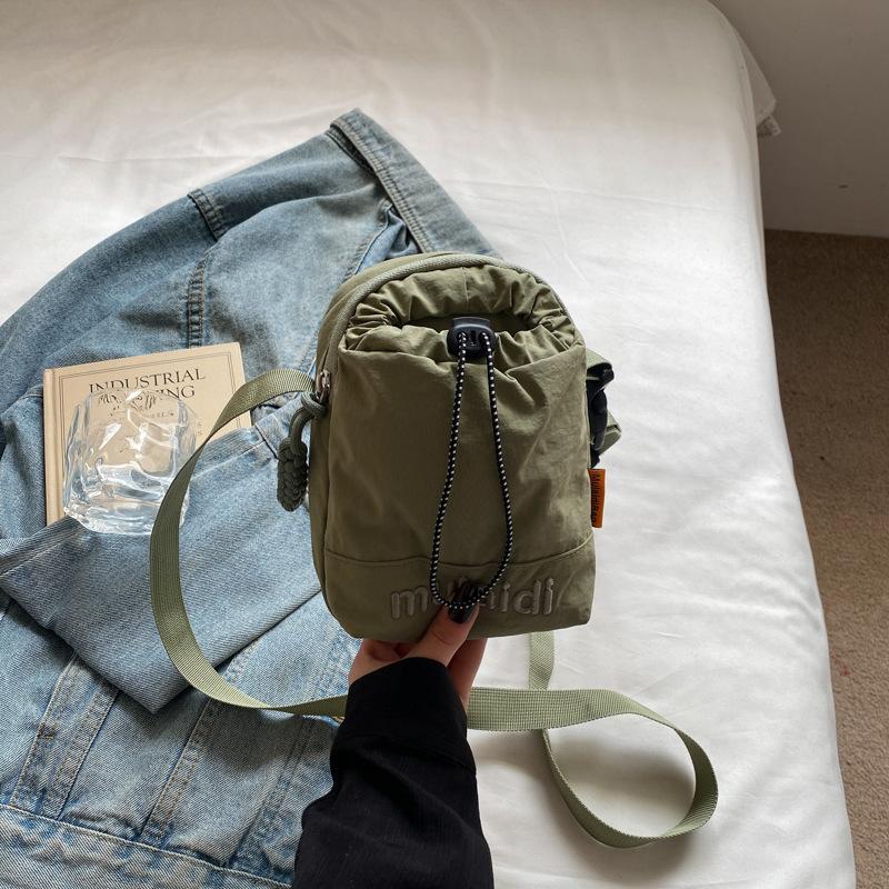 Sporty Drawstring Mobile Phone Bag Lightweight Commuting Outdoor Casual Crossbody Women's Bag