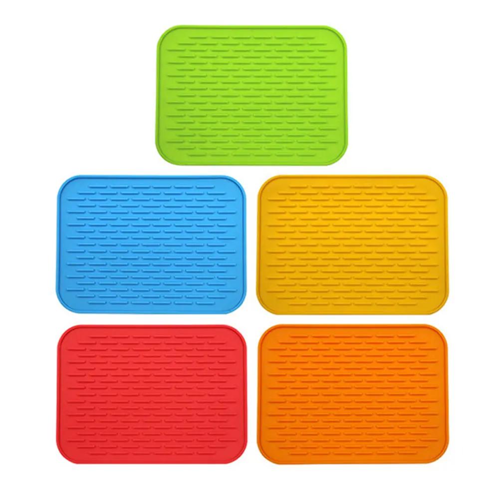 

Heat Insulation Pad Non-slip Waterproof Coaster Thick Pot Mat for Kitchen Table Random Color Home Decor 22x16 cm