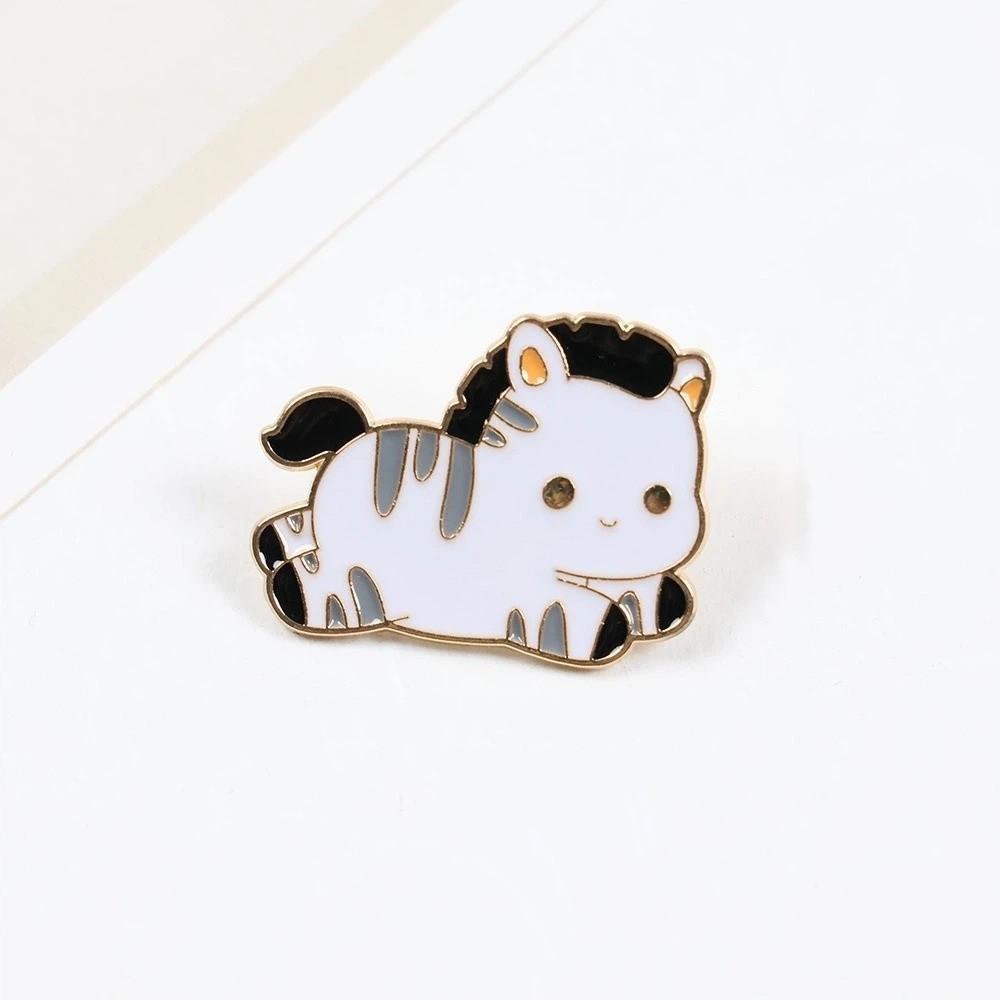 Cartoon Zodiac Horse Brooch Zinc Zinc Zinc Alloy New Year Lapel Pins Cute Animal Brooch  Clothing Accessories