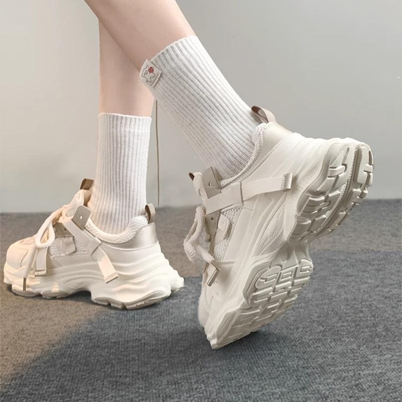 Außenhandel Koreanische Version Damen Sportschuhe 2025 Sommer neu super angesagt vielseitig kleine dicke Sohle erhöhend Fried Street Dad Shoes