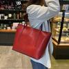 Echte Ledertasche für Damen, Geräumige Schultertasche aus geöltem Wachs-Rindsleder mit Reißverschluss, Minimalistische Arbeitstasche