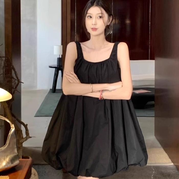 Indifferent Style: Chic Black Tulip Dress - Minimalist, Sleeveless, Loose Fit for 2026 Summer