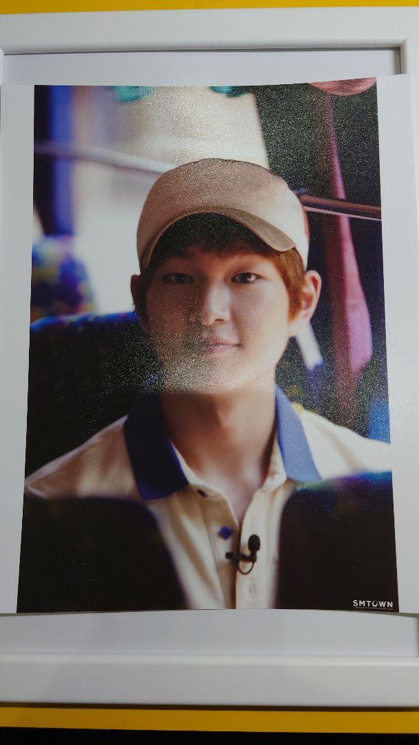 

[USED] smtown official photo Onew SHINee sold out rare