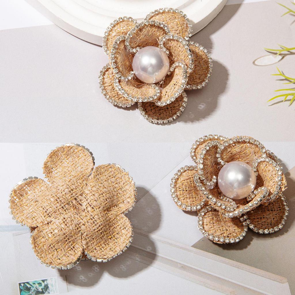 Handmade Korean Camellia Brooch: Elegant Women's Fashion Pin