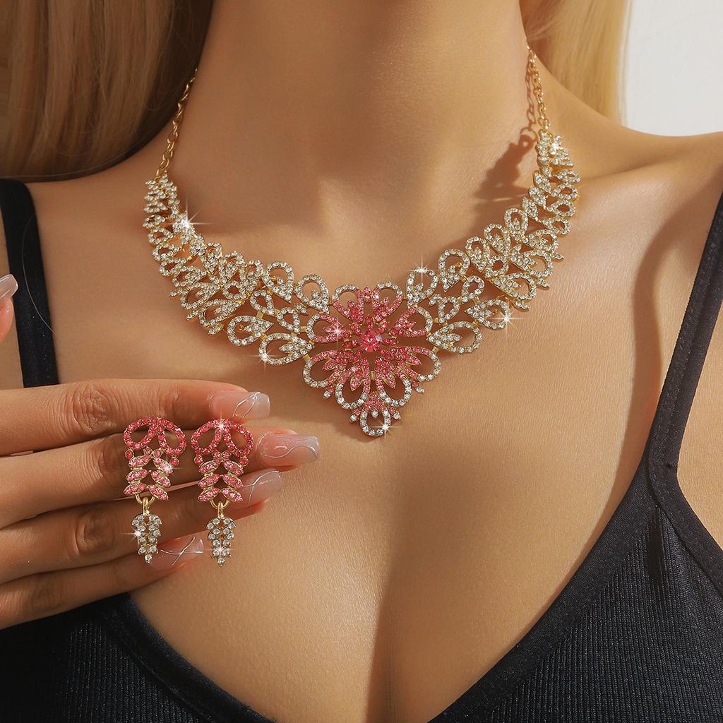 Temperament Fashion Exaggerated Metal Sparkling Diamond Pattern Full Diamond Necklace Earrings Set Wedding Bridal Set