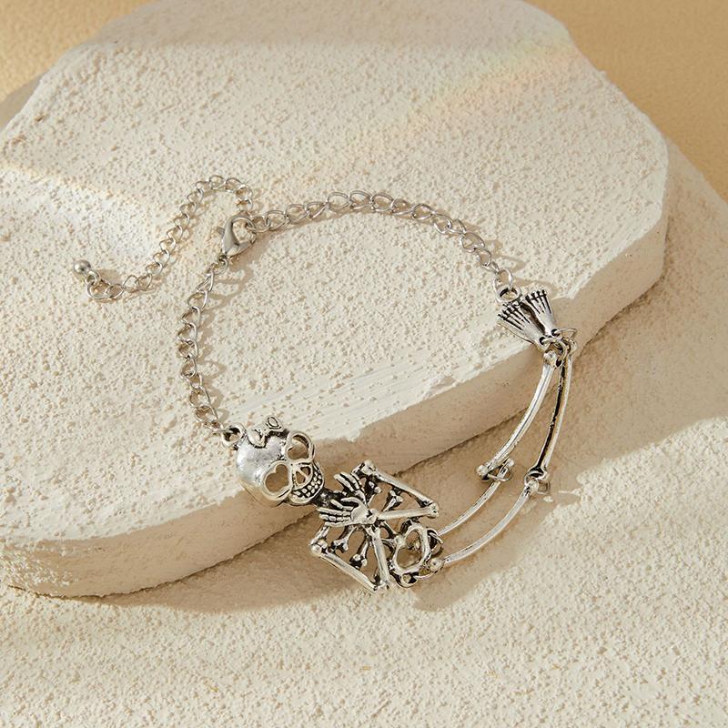 

Gothic Punk Skull Bracelet Suitable For Men And Women With Creative And Exaggerated Halloween Party Jewelry Gifts серебряный